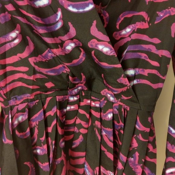 Never worn Kim Kardashian collection wrap top - Picture 3 of 5